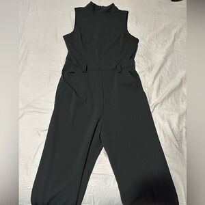 Express women’s Black Sleeveless wide leg Jumpsuit with pockets! Medium